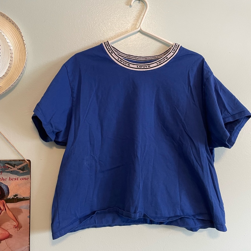 Levi cropped Tee